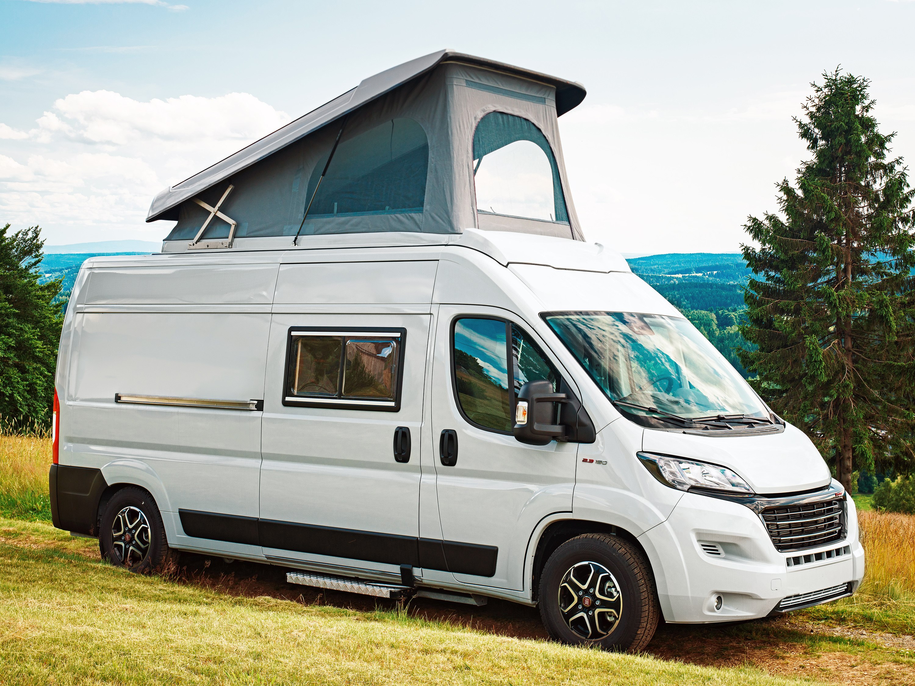 Aufstelldach Opel Movano ab 2021 von Flexebu Ein Flexebu Aufstelldach auf einem Fiat Ducato